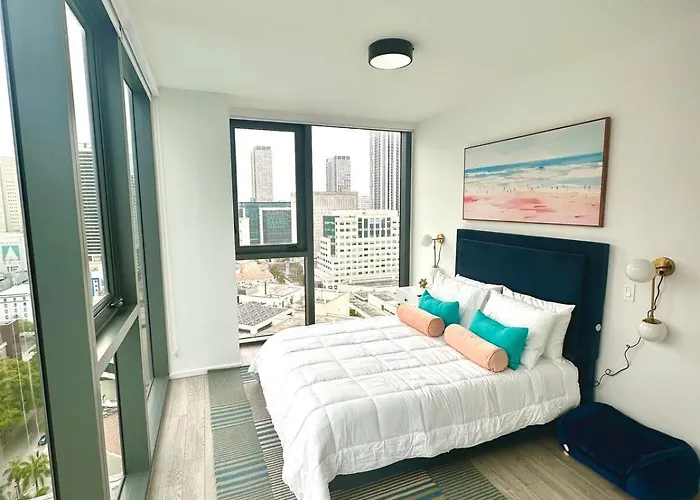 Miami & Brickell 2Br - High Rise & Skyline Views