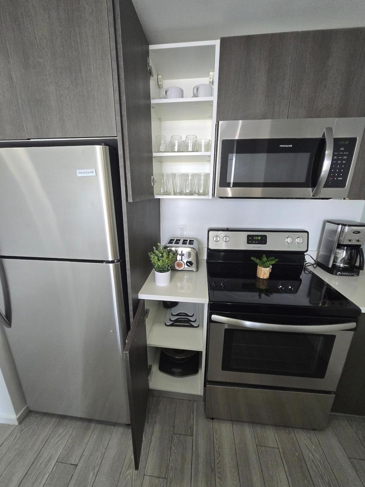 Apartment & Brickell 2br - High Rise & Skyline Views