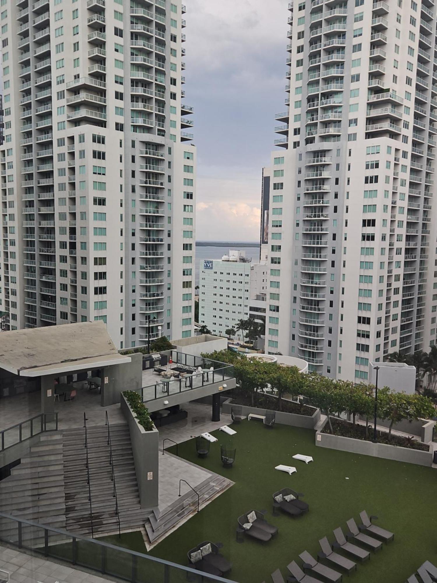 & Brickell 2br - High Rise & Skyline Views Apartment Miami