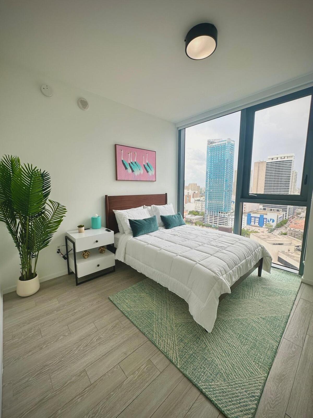 & Brickell 2br - High Rise & Skyline Views * Miami