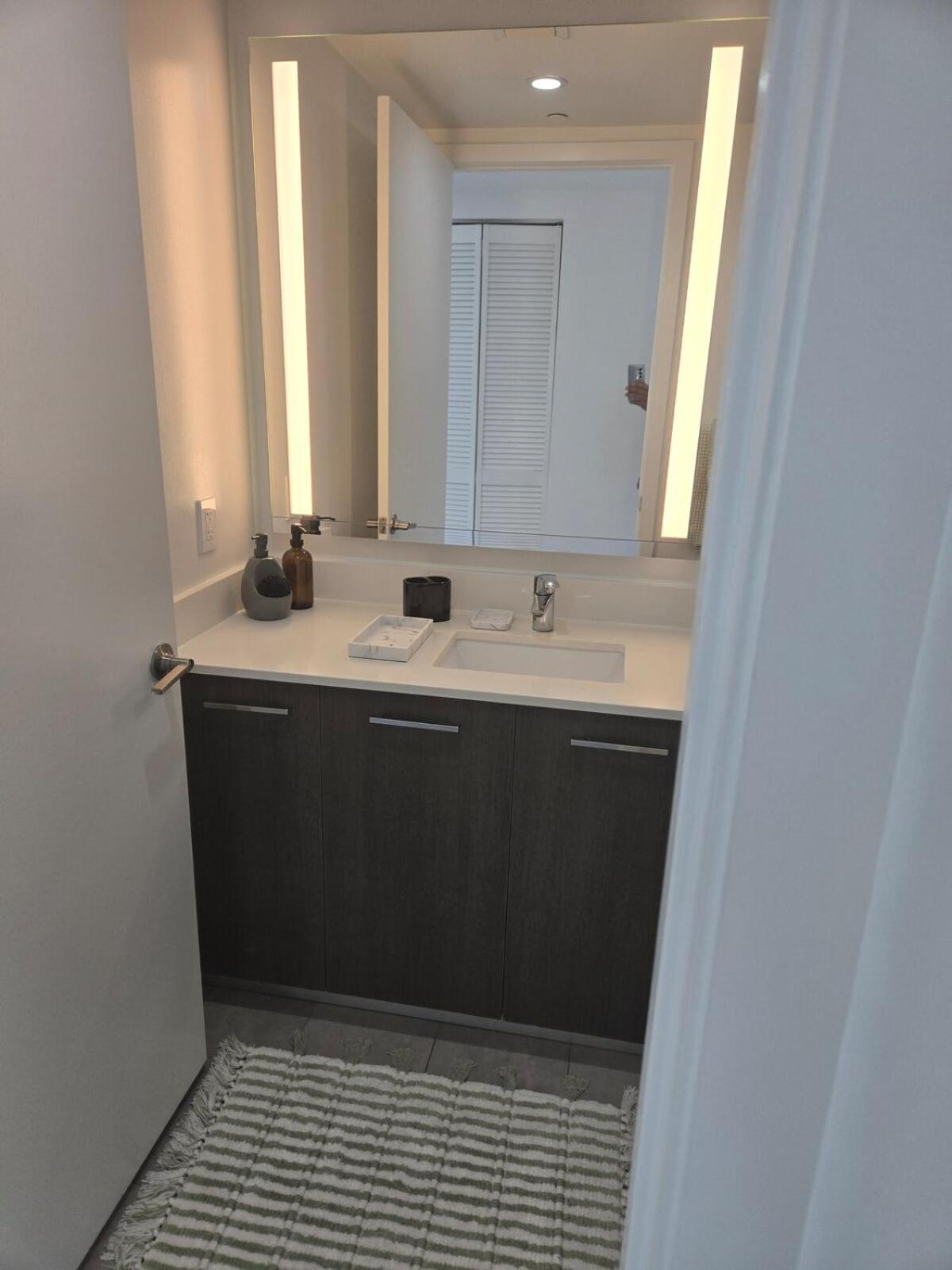 Apartment & Brickell 2br - High Rise & Skyline Views