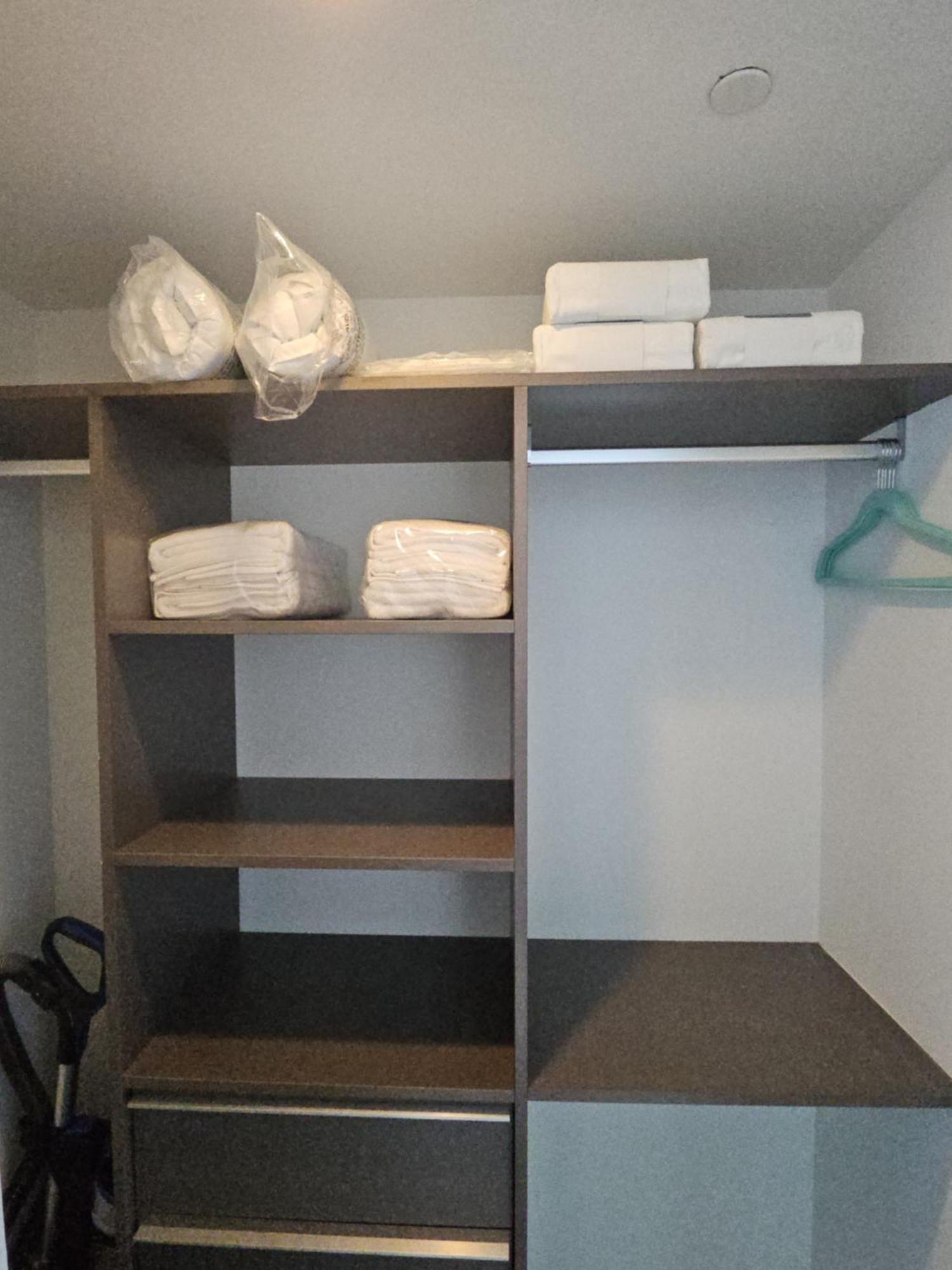 & Brickell 2br - High Rise & Skyline Views Apartment *