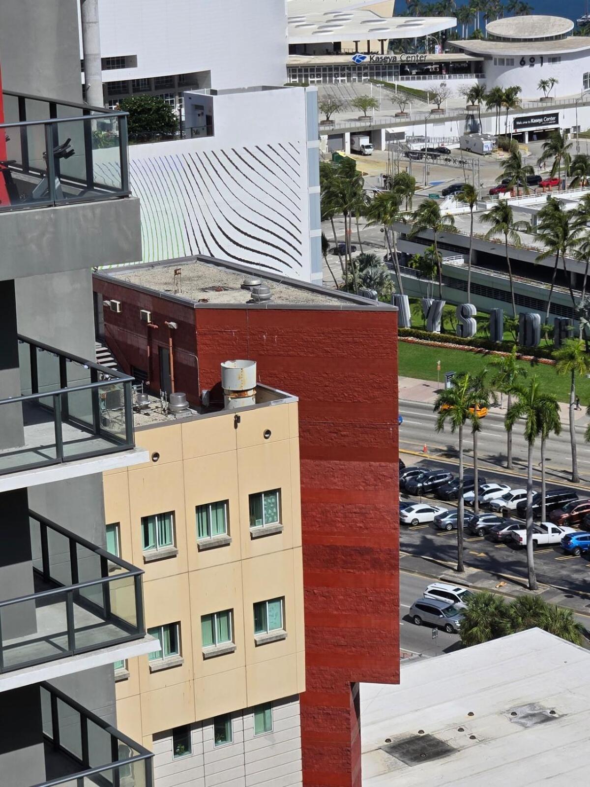 Apartment & Brickell 2br - High Rise & Skyline Views